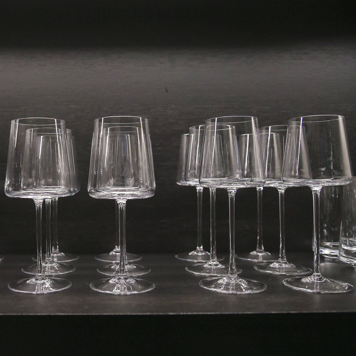 Set of 2 Wine Glasses D601